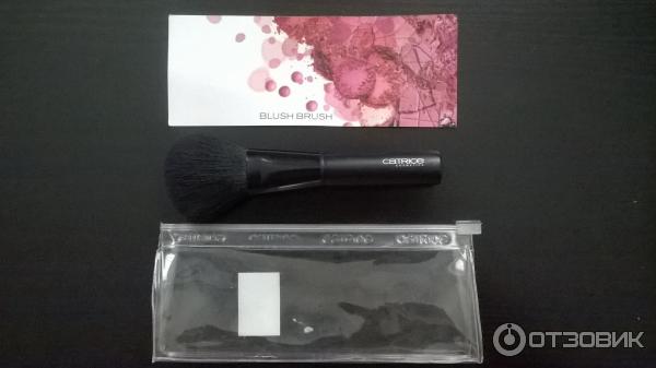 Кисть косметическая для румян Blush Brush Catrice фото