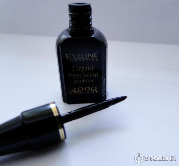 Жидкая подводка для глаз Eveline Liquid Precision Liner 2000 procent фото