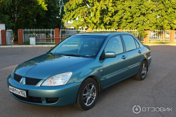 Автомобиль Mitsubishi Lancer IX седан фото