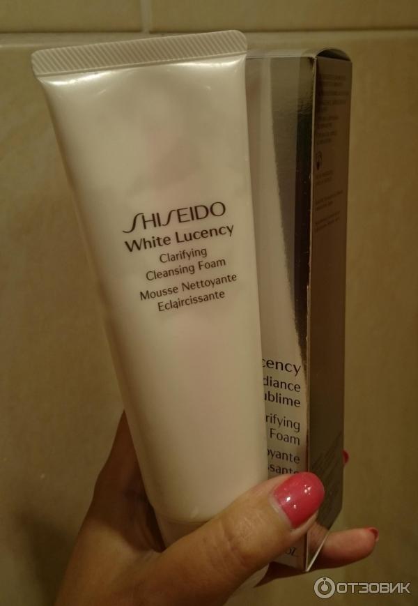 Очищающая пенка выравнивающая цвет лица Shiseido White Lucency фото