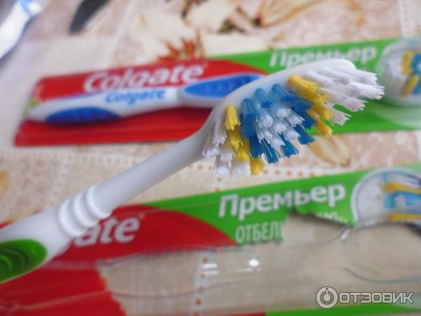 Зубная щетка Colgate Премьер отбеливания и Эксперт чистоты фото