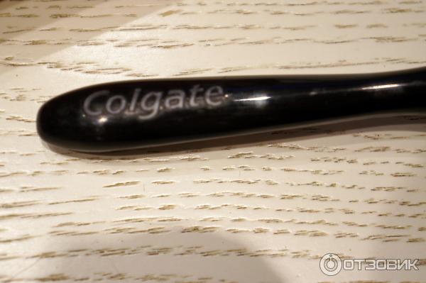 Зубная щетка Colgate 360 Древесный уголь фото