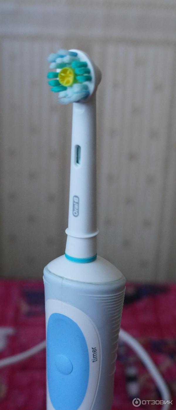 Электрическая зубная щетка Oral-B Braun Timer фото