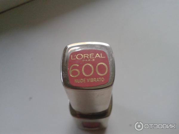 Лаковая помада L'Oreal Color Riche Extraordiner фото