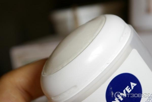 Антиперспирант Nivea Невидимая защита. Для черного и белого стик фото