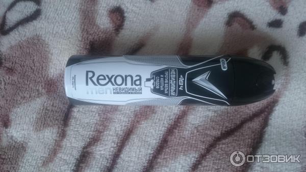 Антиперспирант спрей Rexona Men Невидимый на черном и белом фото