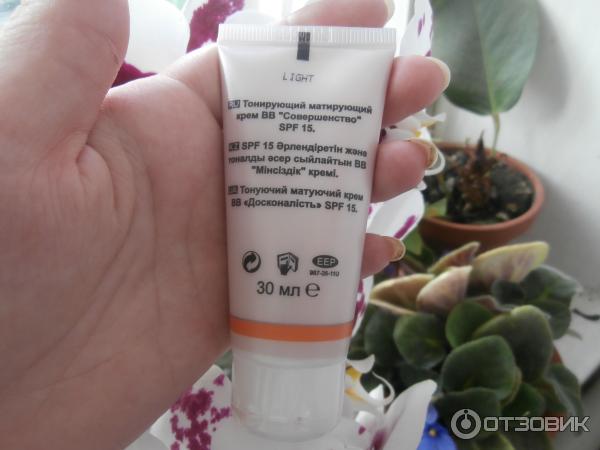 Матирующий крем Avon Nutra Effect BB Совершенство SPF 15 фото