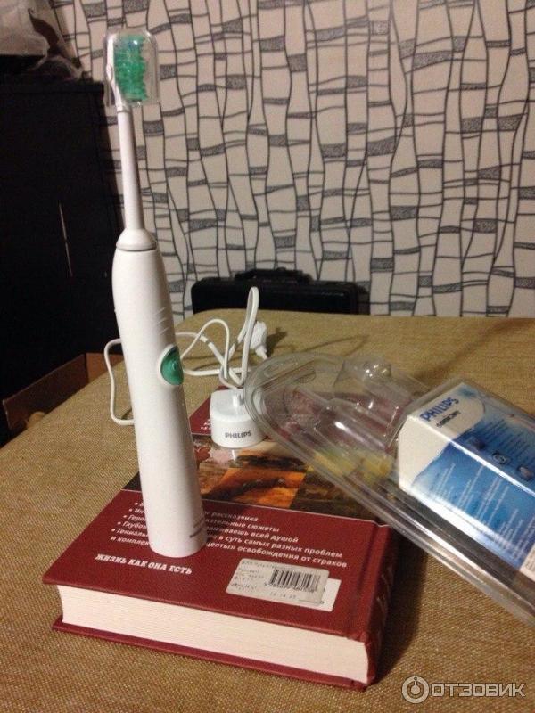 Электрическая зубная щетка Philips Sonicare HX6511 фото