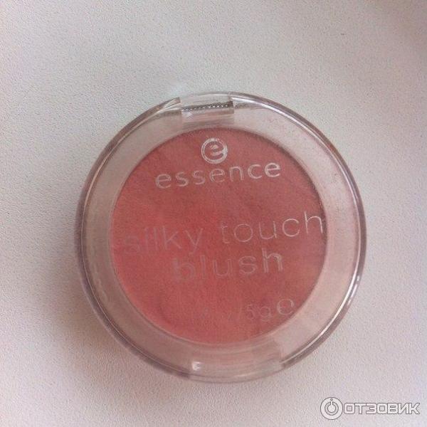 Румяна компактные Essence Silky touch blush фото