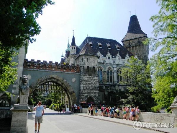 Экскурсия в замок Вайдахуняд (Венгрия, Будапешт) фото