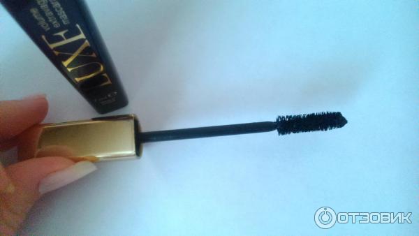 Кисточка туши Luxe volume extravagance mascara.