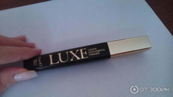 тушь Luxe volume extravagance mascara.