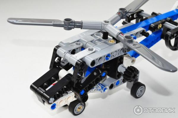 Конструктор Lego Technic Двухроторный вертолет 42020 фото