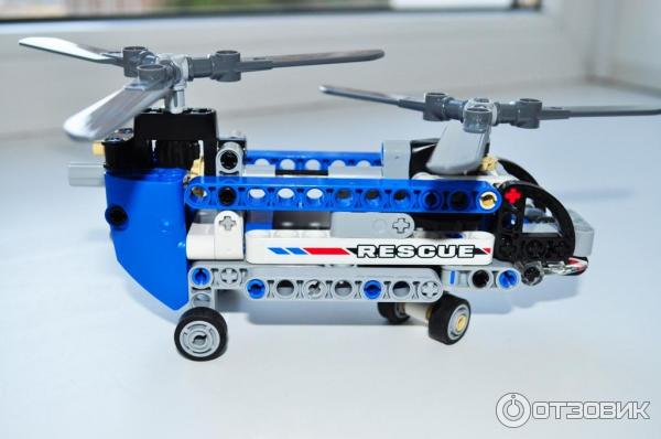 Конструктор Lego Technic Двухроторный вертолет 42020 фото