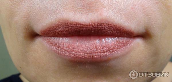 Стойкая помада-блеск для губ Max Factor Lipfinity Lip Colour фото