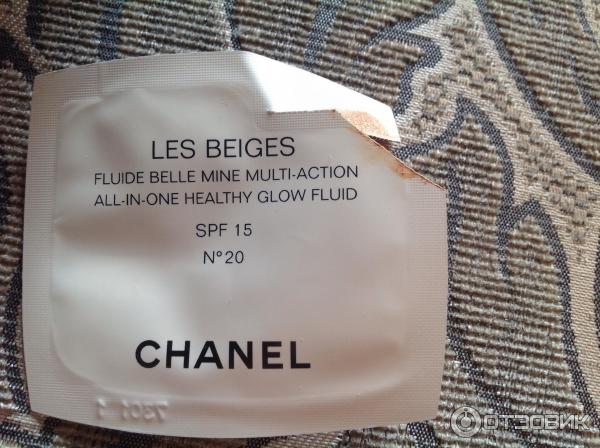 Тональный флюид Chanel Les Beiges All In One Healthy Glow Fluid SPF 15 фото