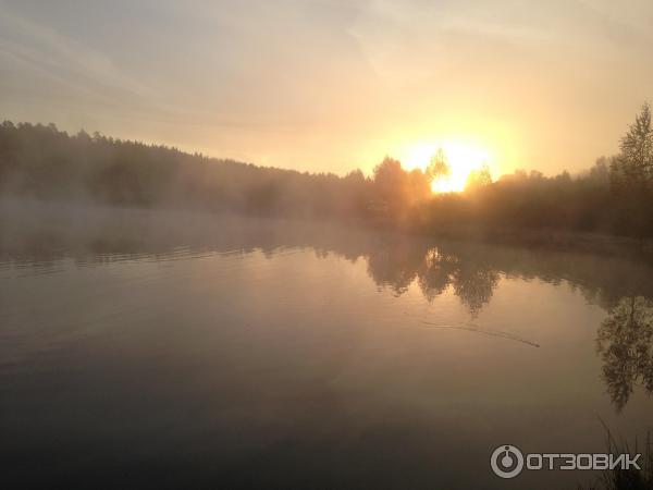Водоем рано утром