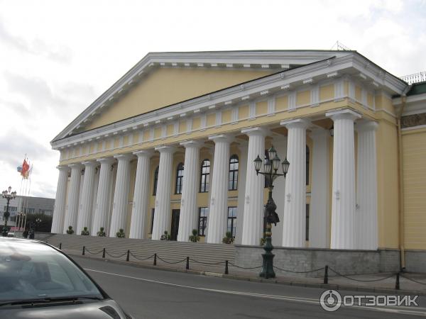 Пешая прогулка по набережной Невы на Васильевском острове (Россия, Санкт-Петербург) фото