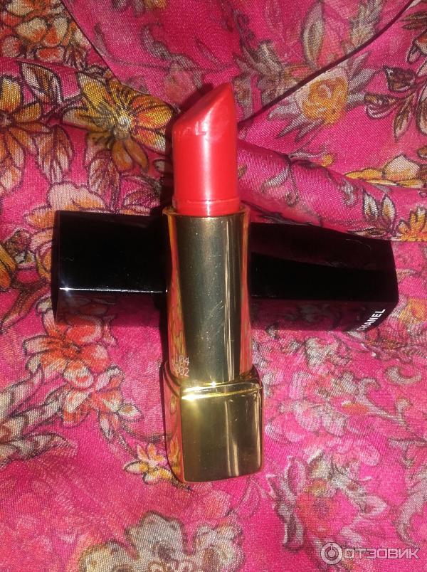 Губная помада Rouge Allure Luminous Intens Lipstick фото