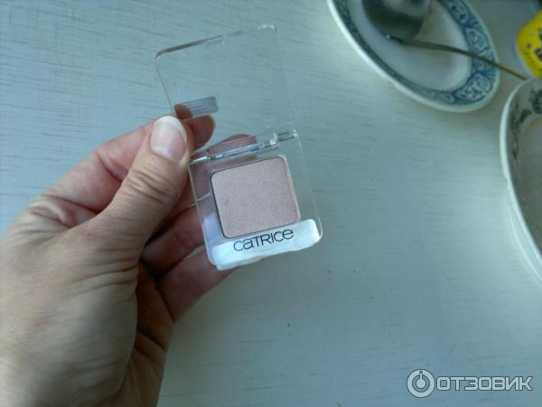 Тени для век Catrice Absolute Eye Colour Mono фото