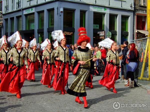 Шествие Золотого дерева (Бельгия, Брюгге) фото