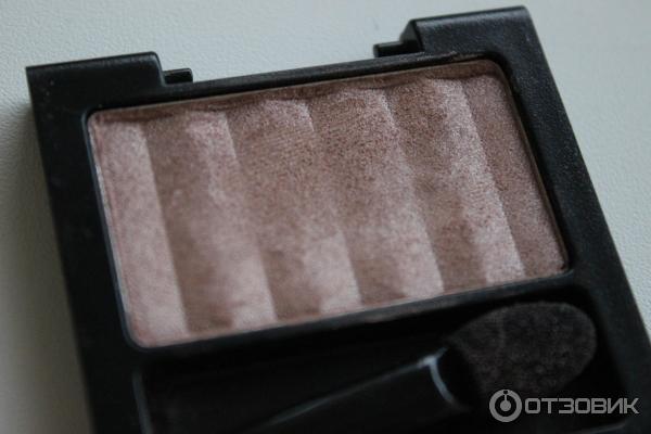 Тени для век Revlon Luxurious Color Satin Eye Shadow фото