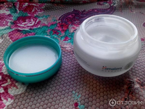 Восстанавливающий ночной крем Himalaya Herbals Revitalizing Night Cream фото