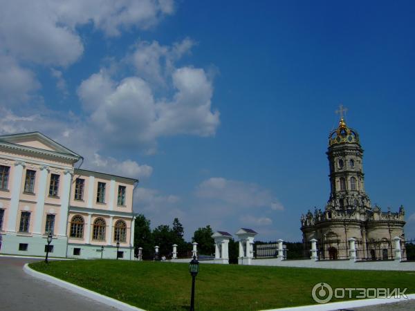 Церковь Знамения Пресвятой Богородицы в Дубровицах (Россия, Подольск) фото