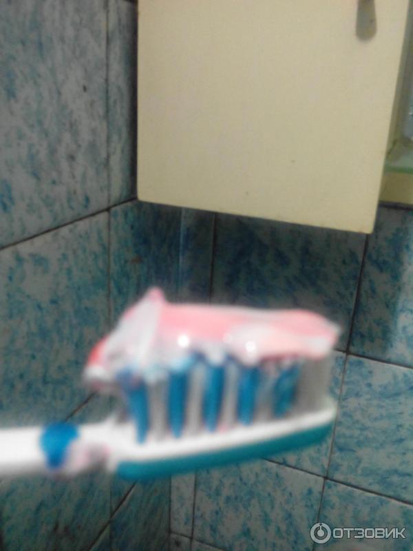 Зубная паста Aquafresh 3 фото