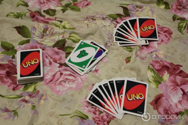 Настольная карточная игра UNO фото