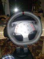 Руль Logitech MOMO Racing Force Feedback фото