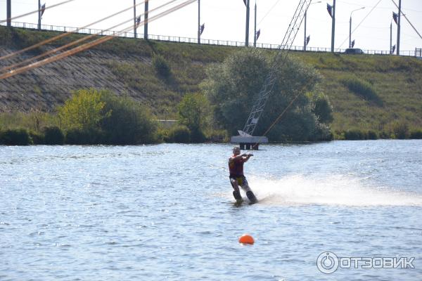 Вейк парк калуга. Реверсивная канатная дорога для вейкборда. Вейкборд в калуге лебедка. Вейкборд калуга. Водные лыжи калуга.